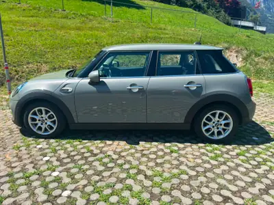 MINI Cooper 2018 — Citadine maligne, 155'000 km, motorisation efficace — fianco