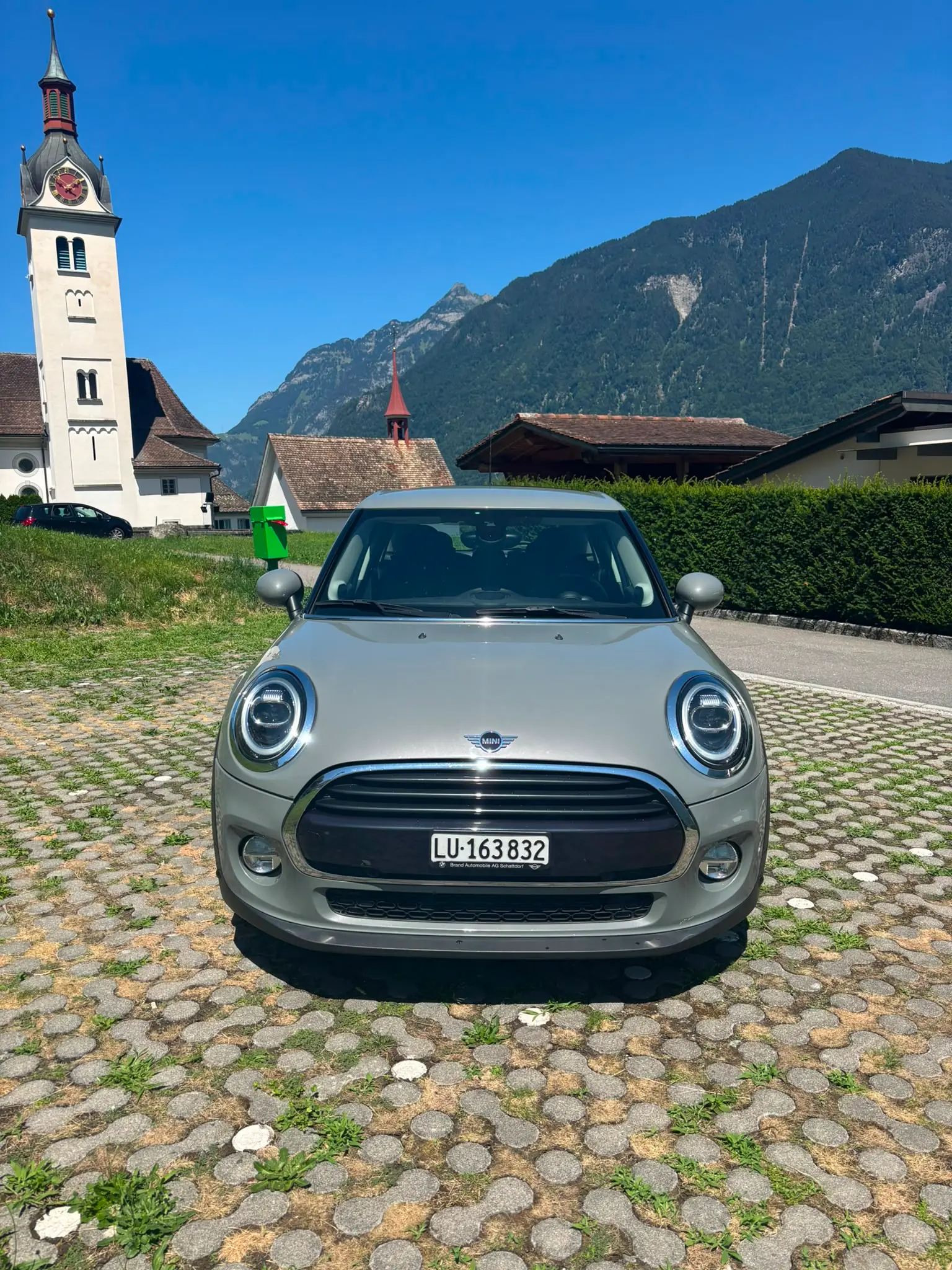 MINI Cooper 2018 — Citadine maligne, 155'000 km, motorisation efficace — vista esterna
