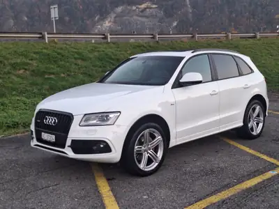 Audi Q5 2.0 TFSI Quattro — SUV premium allemand, 224 ch et transmission intégrale — vista esterna