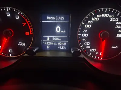 Audi Q5 2.0 TFSI Quattro — SUV premium allemand, 224 ch et transmission intégrale — cruscotto