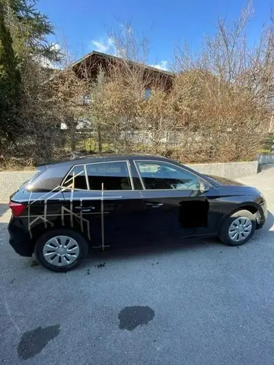 Skoda Fabia 1.0 TSI Selection DSG — Citadine dynamique, 8'760 km seulement — côté