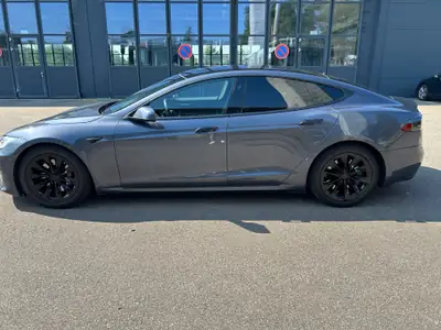 Tesla Model S Raven Long Range — Autonomie maximale, Full Self-Driving inclus — fianco