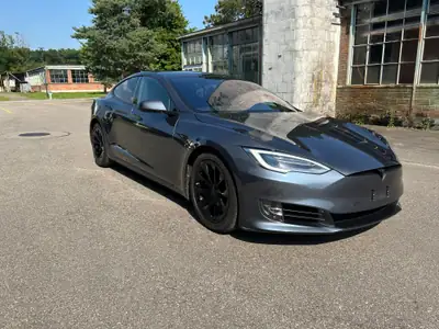 Tesla Model S Raven Long Range — Autonomie maximale, Full Self-Driving inclus — interni