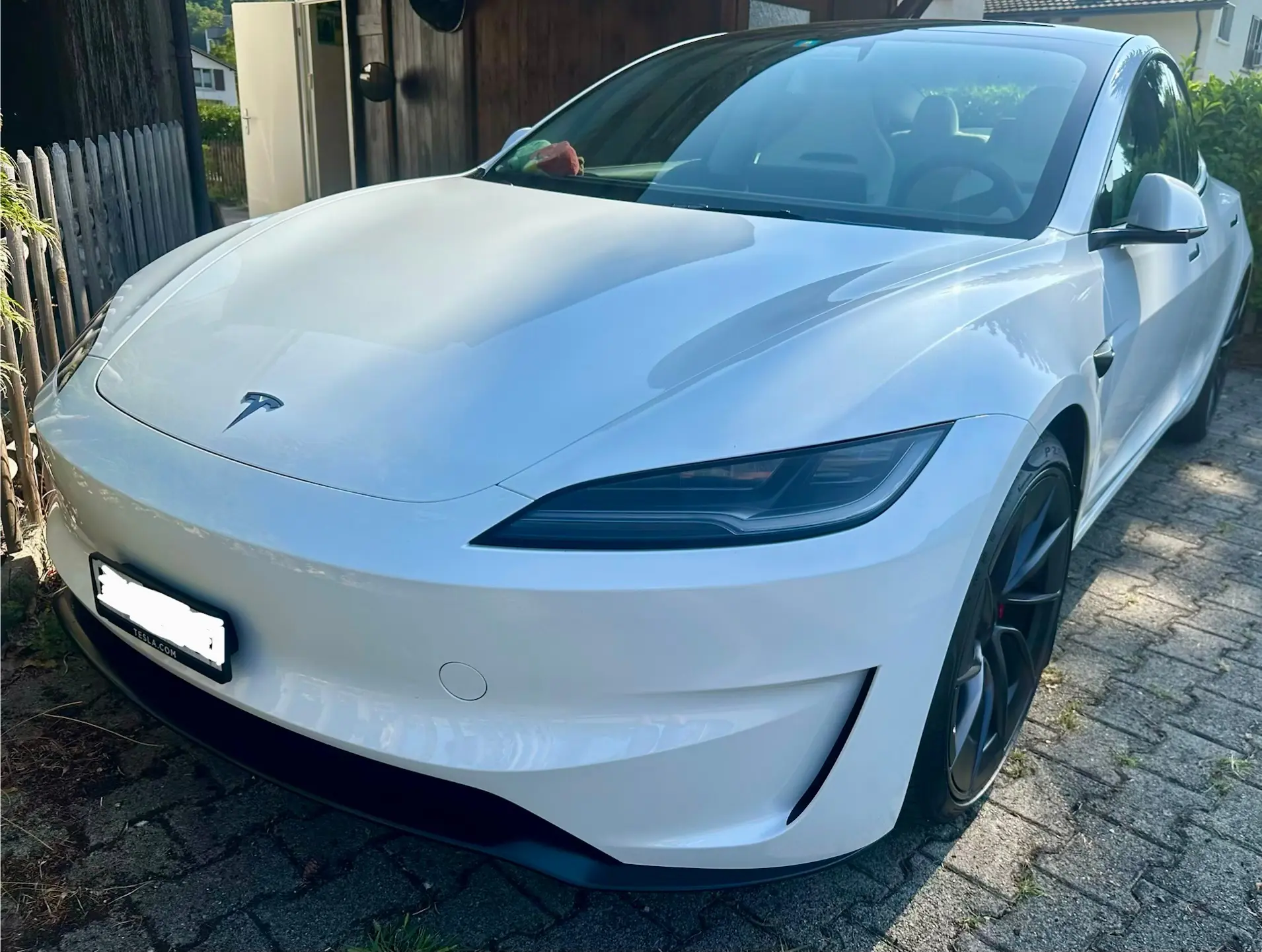 Tesla Model 3 Performance 2025 — Électrique haute performance, 7500 km seulement