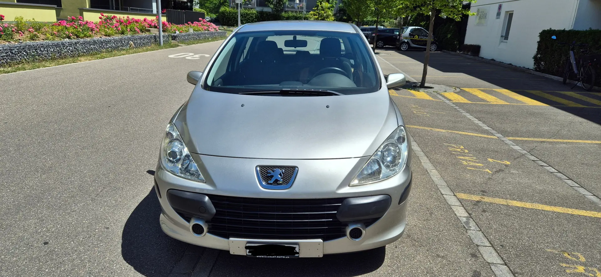 Peugeot 307 1.6 16V — Berline fiable, entretien complet, sans sinistre — vue extérieure