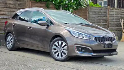 Kia Ceed 1.6 GDi Style — Break pratique et économique, entretien complet — dettaglio