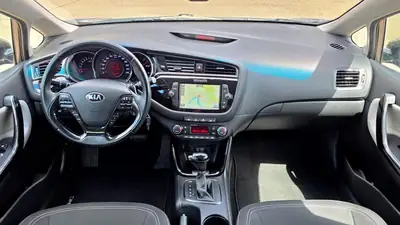 Kia Ceed 1.6 GDi Style — Break pratique et économique, entretien complet — Miniatura 12