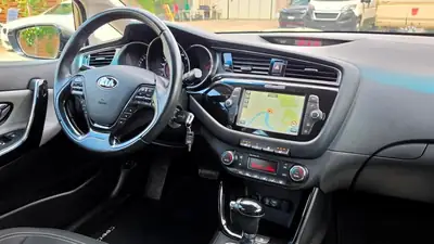 Kia Ceed 1.6 GDi Style — Break pratique et économique, entretien complet — Miniatura 13