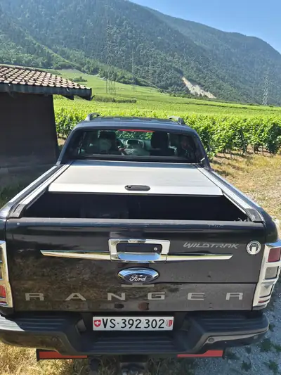 Ford Ranger 2016 — Pick-up robuste 200 ch diesel, transmission intégrale tout-terrain — côté
