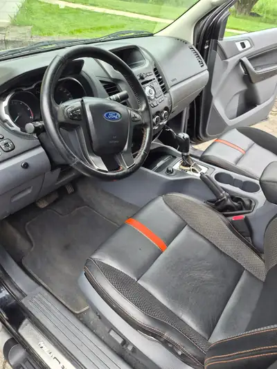 Ford Ranger 2016 — Pick-up robuste 200 ch diesel, transmission intégrale tout-terrain — détail