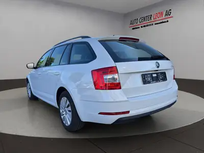Skoda Octavia Combi 2.0 TDI — Break robuste, sans accident, 183 600 km — intérieur