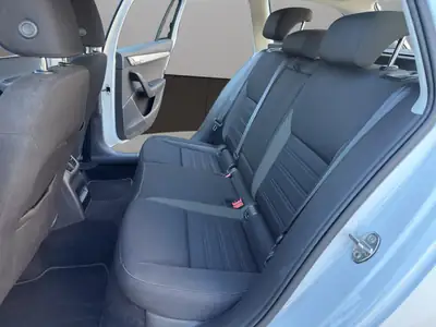 Skoda Octavia Combi 2.0 TDI — Break robuste, sans accident, 183 600 km — Miniature 13