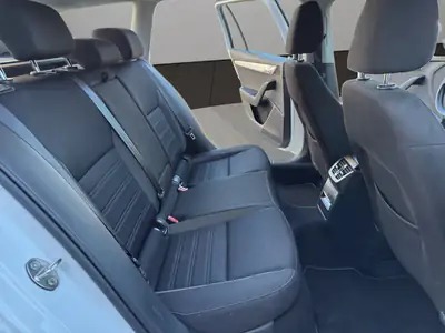 Skoda Octavia Combi 2.0 TDI — Break robuste, sans accident, 183 600 km — Miniature 18
