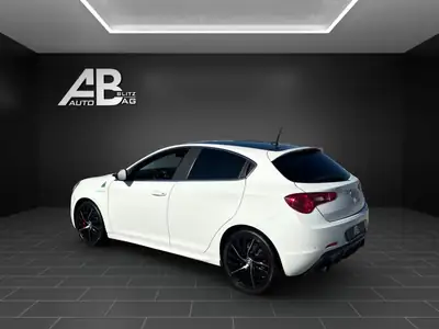 Alfa Romeo Giulietta 1750 TBi Quadrifoglio Verde — Sportive italienne, 241 ch, état impeccable — arrière