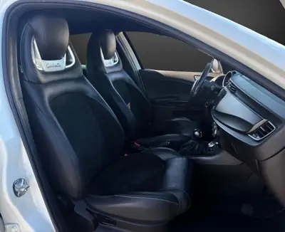 Alfa Romeo Giulietta 1750 TBi Quadrifoglio Verde — Sportive italienne, 241 ch, état impeccable — Miniature 9