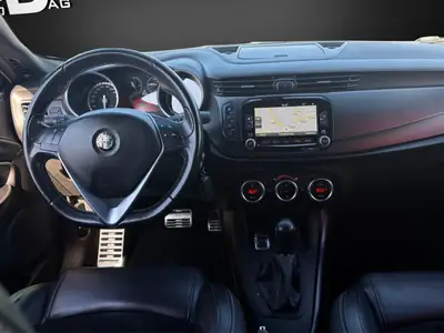 Alfa Romeo Giulietta 1750 TBi Quadrifoglio Verde — Sportive italienne, 241 ch, état impeccable — Miniature 11