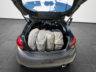 Peugeot 208 1.2 PureTech GT Line — Citadine dynamique, expertisée et économe — Miniature 15