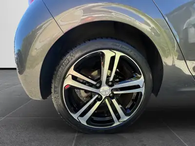 Peugeot 208 1.2 PureTech GT Line — Citadine dynamique, expertisée et économe — Miniature 16