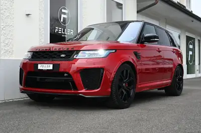Range Rover Sport SVR 5.0 V8 Bi-Compresseur — 575 ch, Design Firenze Red Signature — côté