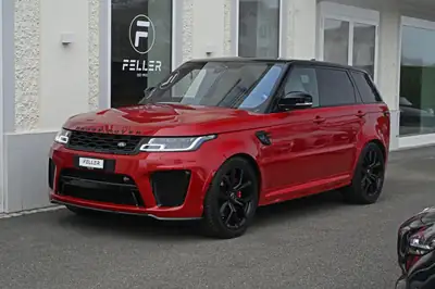 Range Rover Sport SVR 5.0 V8 Bi-Compresseur — 575 ch, Design Firenze Red Signature — vue extérieure