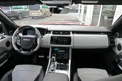Range Rover Sport SVR 5.0 V8 Bi-Compresseur — 575 ch, Design Firenze Red Signature — Miniature 18