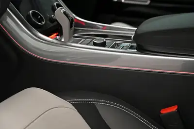 Range Rover Sport SVR 5.0 V8 Bi-Compresseur — 575 ch, Design Firenze Red Signature — Miniature 20