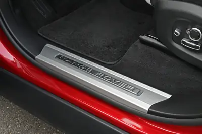 Range Rover Sport SVR 5.0 V8 Bi-Compresseur — 575 ch, Design Firenze Red Signature — Miniature 23