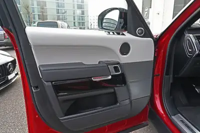 Range Rover Sport SVR 5.0 V8 Bi-Compresseur — 575 ch, Design Firenze Red Signature — Miniature 22