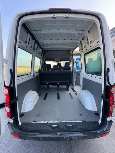 VW Crafter 2.0 TDI 109 — Utilitaire fiable, 63 000 km, sans sinistre — vista posteriore