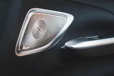 Mercedes-Benz C 200 4MATIC — Berline élégante et polyvalente, tout-terrain affirmé — interni