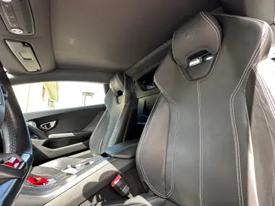 Lamborghini Huracán LP610-4 Coupé — Supercar italienne, 610 ch et seulement 67 500 km — Miniature 10