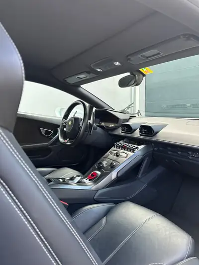 Lamborghini Huracán LP610-4 Coupé — Supercar italienne, 610 ch et seulement 67 500 km — Miniature 15
