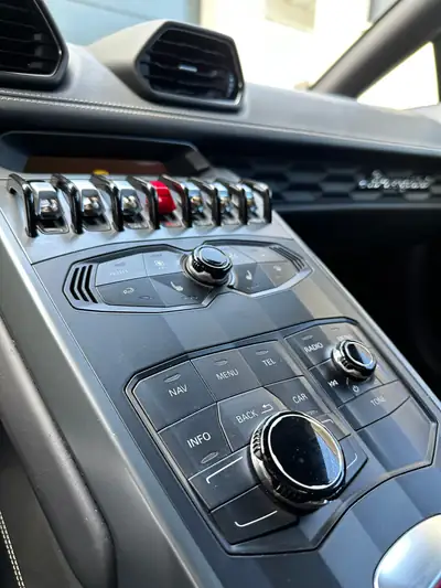 Lamborghini Huracán LP610-4 Coupé — Supercar italienne, 610 ch et seulement 67 500 km — Miniature 13