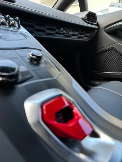 Lamborghini Huracán LP610-4 Coupé — Supercar italienne, 610 ch et seulement 67 500 km — Miniature 14