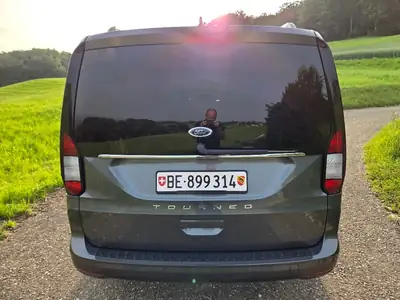 Ford Tourneo Connect Grand — Monospace familial 5 places, diesel économe 122 ch — Heckansicht