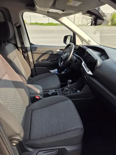 Ford Tourneo Connect Grand — Monospace familial 5 places, diesel économe 122 ch — Armaturenbrett
