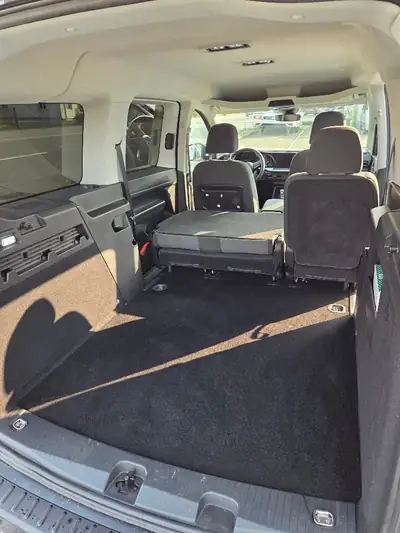 Ford Tourneo Connect Grand — Monospace familial 5 places, diesel économe 122 ch — Innenraum