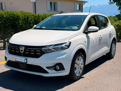 Dacia Sandero TCe 90 Comfort — Petit budget, grande praticité, 26 800 km seulement — côté