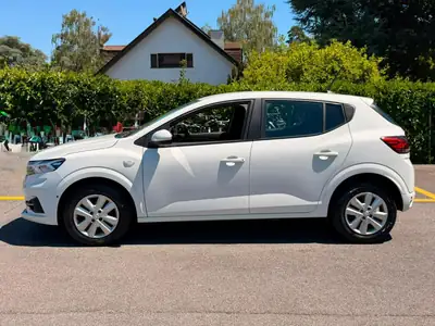 Dacia Sandero TCe 90 Comfort — Petit budget, grande praticité, 26 800 km seulement — arrière