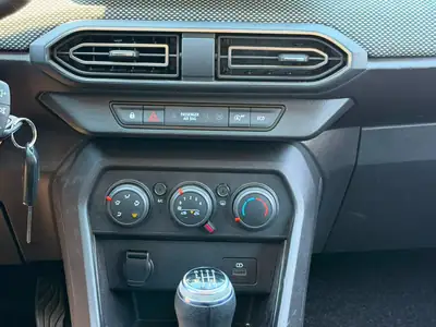 Dacia Sandero TCe 90 Comfort — Petit budget, grande praticité, 26 800 km seulement — Miniature 20