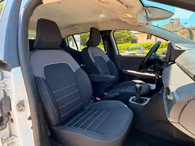 Dacia Sandero TCe 90 Comfort — Petit budget, grande praticité, 26 800 km seulement — Miniature 24