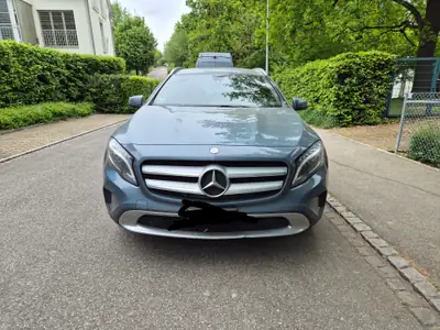 Mercedes-Benz GLA 220 d Urban — SUV compact diesel, 4×4 intégral, 210'000 km — vista esterna