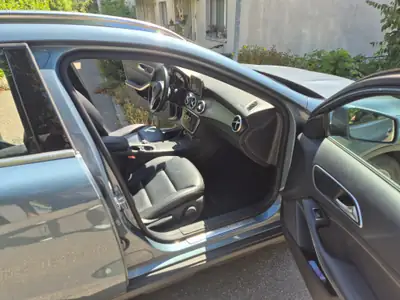 Mercedes-Benz GLA 220 d Urban — SUV compact diesel, 4×4 intégral, 210'000 km — vista posteriore