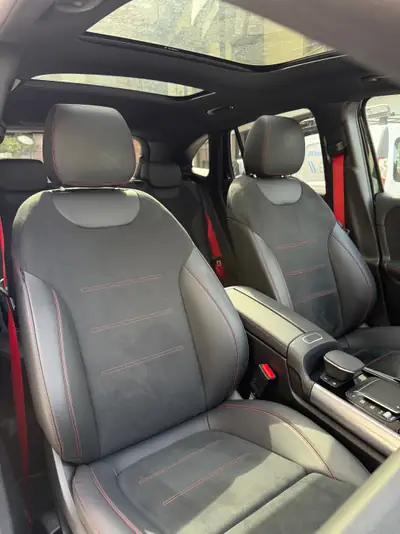 Mercedes-AMG GLA 45 S 4Matic+ — 421 ch, pack premium et toit ouvrant panoramique — Miniature 10