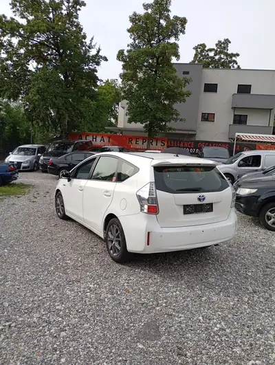 Toyota Prius Plus 2014 — Monospace hybride économique, 425'000 km — Miniature 7