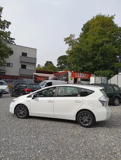 Toyota Prius Plus 2014 — Monospace hybride économique, 425'000 km — Miniature 11