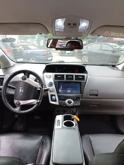 Toyota Prius Plus 2014 — Monospace hybride économique, 425'000 km — Miniature 18