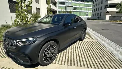 Mercedes-Benz GLC 400 E 4MATIC — SUV hybride rechargeable premium, 6000 km seulement — Außenansicht
