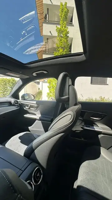 Mercedes-Benz GLC 400 E 4MATIC — SUV hybride rechargeable premium, 6000 km seulement — Seitenansicht