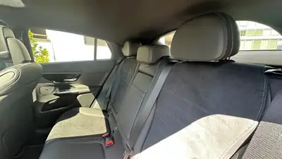 Mercedes-Benz GLC 400 E 4MATIC — SUV hybride rechargeable premium, 6000 km seulement — Miniatur 8